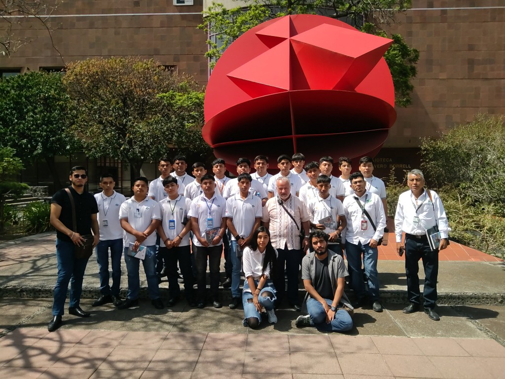 Visita y recorrido de alumnos del CONALEP #133 a la FI.