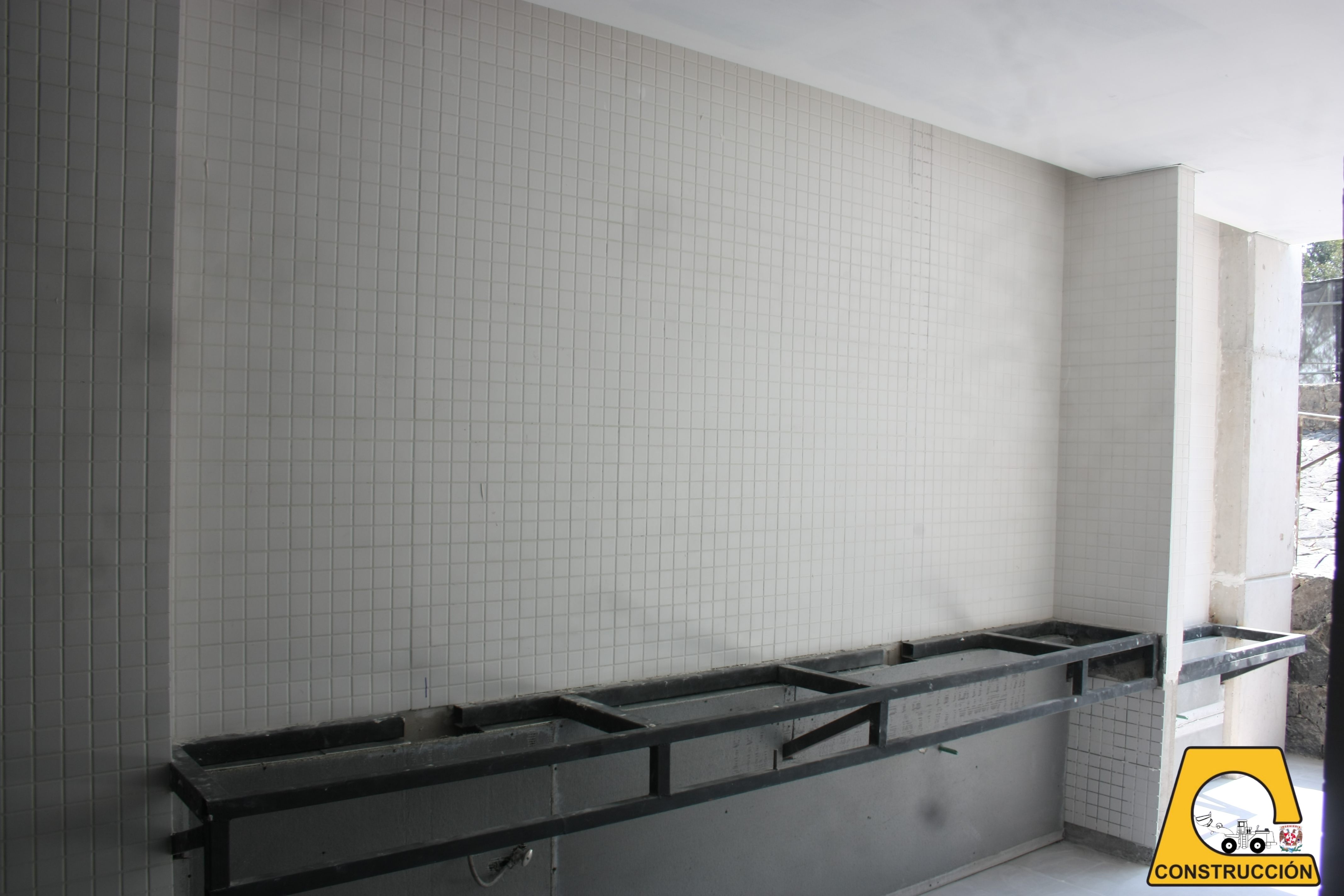 Acabado de muro con estructura de acero.jpg