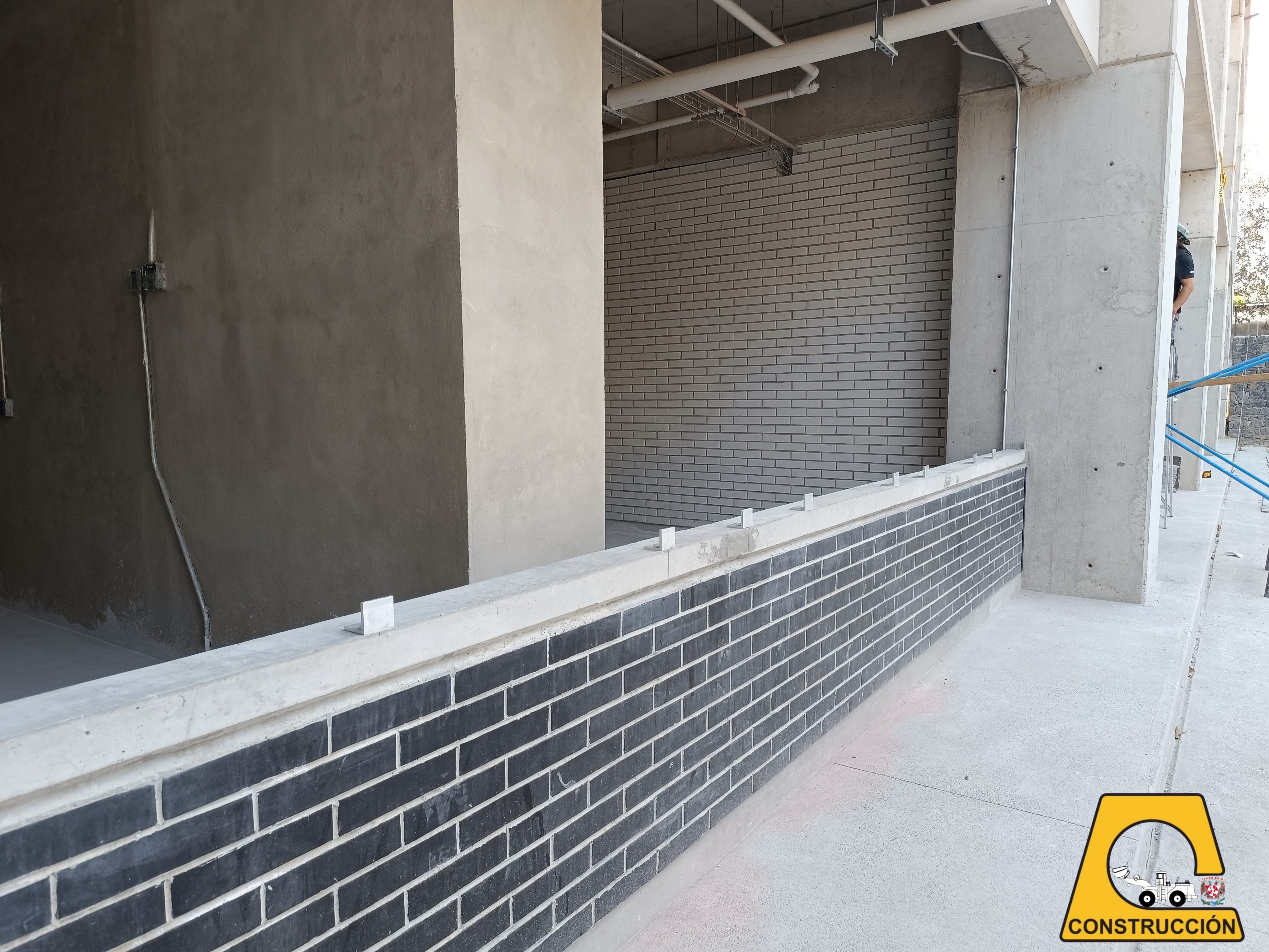 Acabado de muro del exterior del edificio (4).jpg