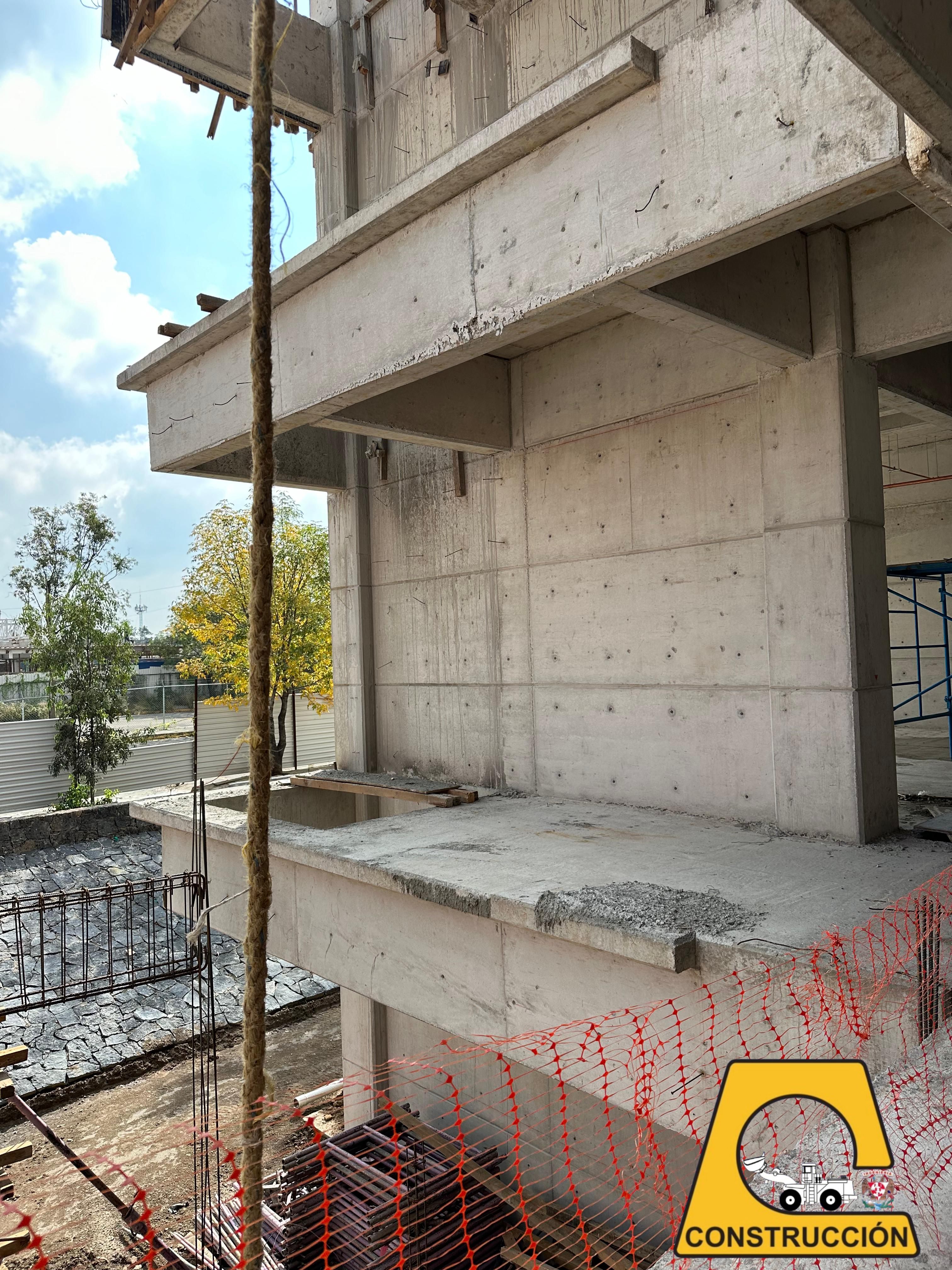 Esquina exterior del edificio.jpg