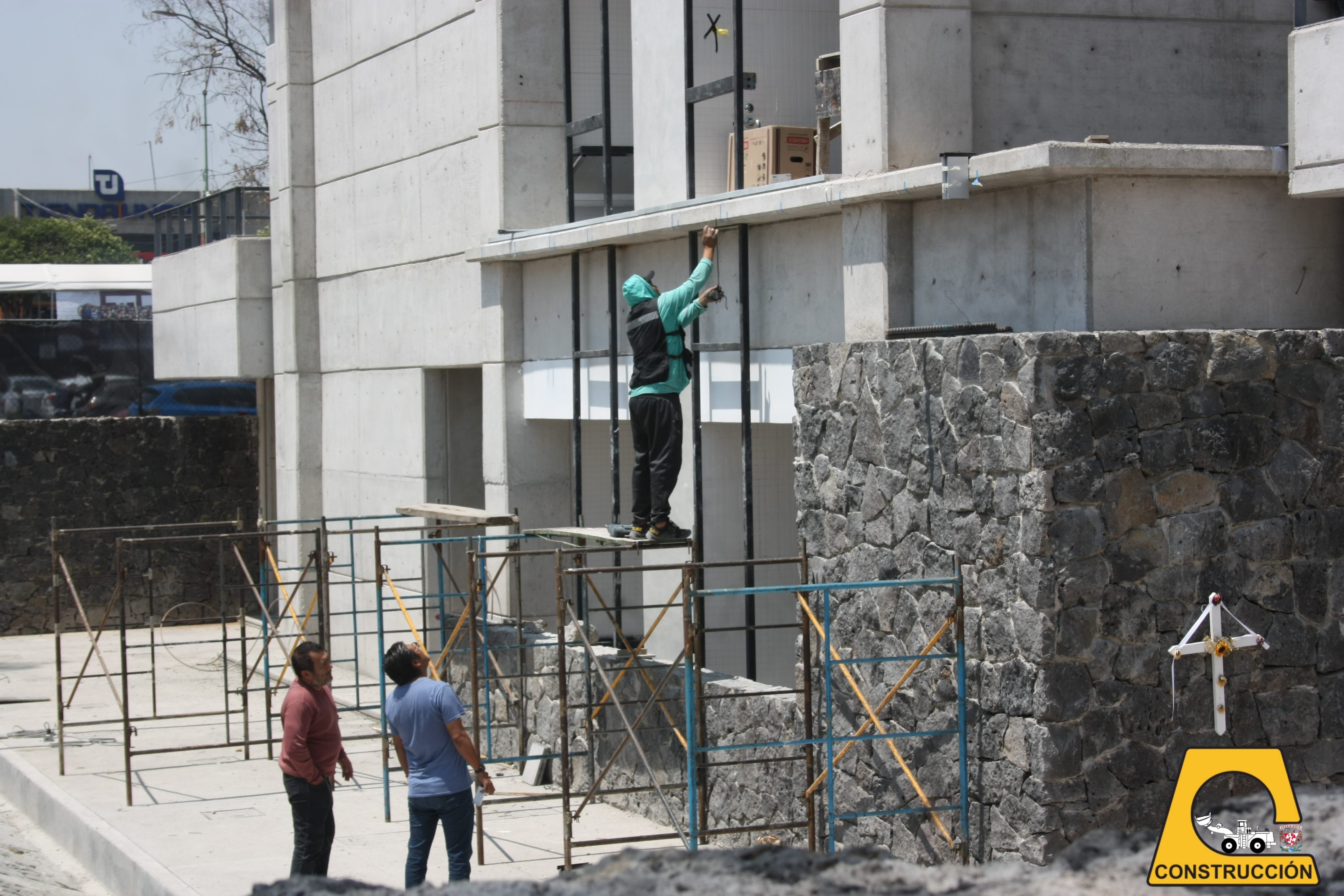 Obrero laborando (1).jpg