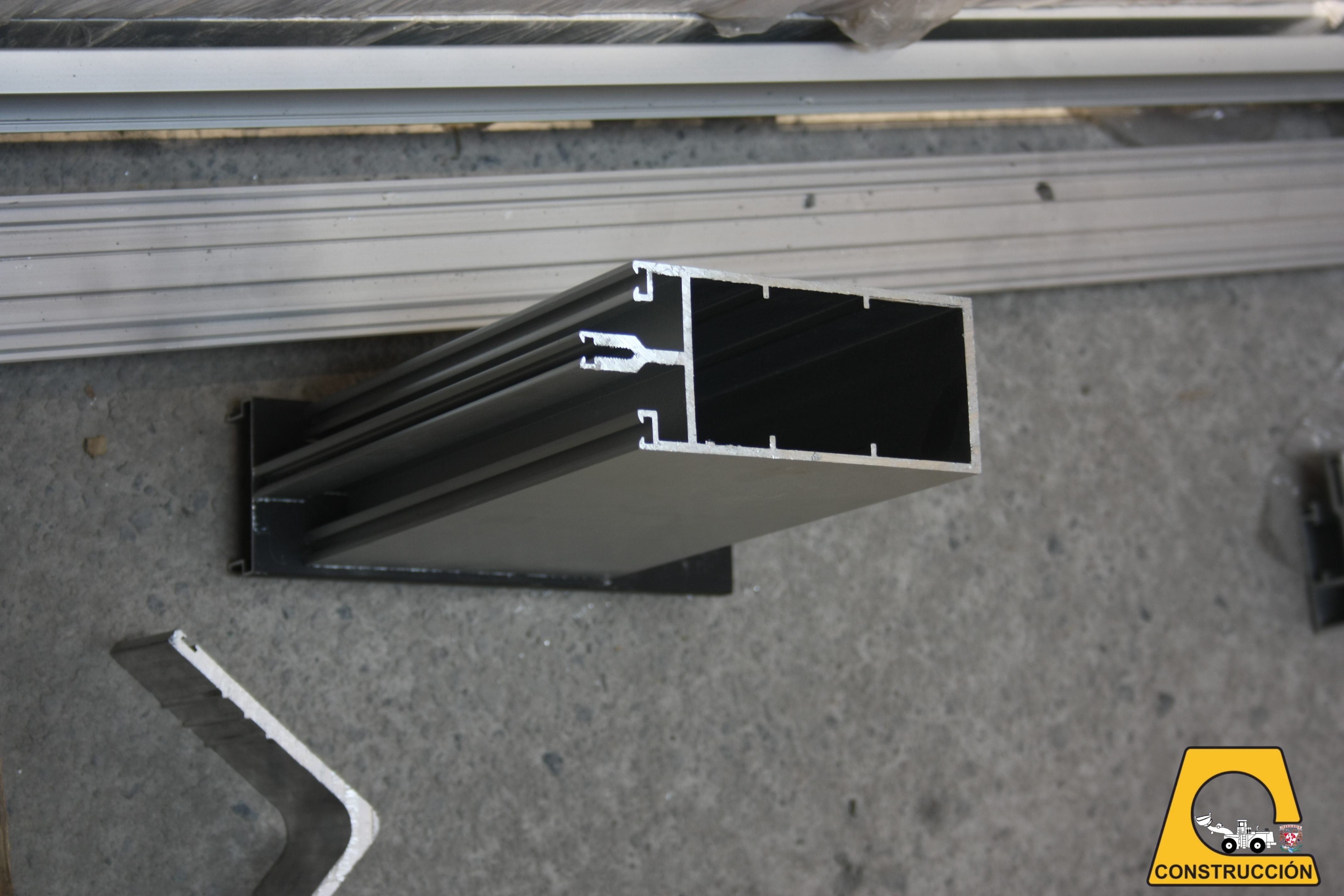 Perfil de aluminio.jpg
