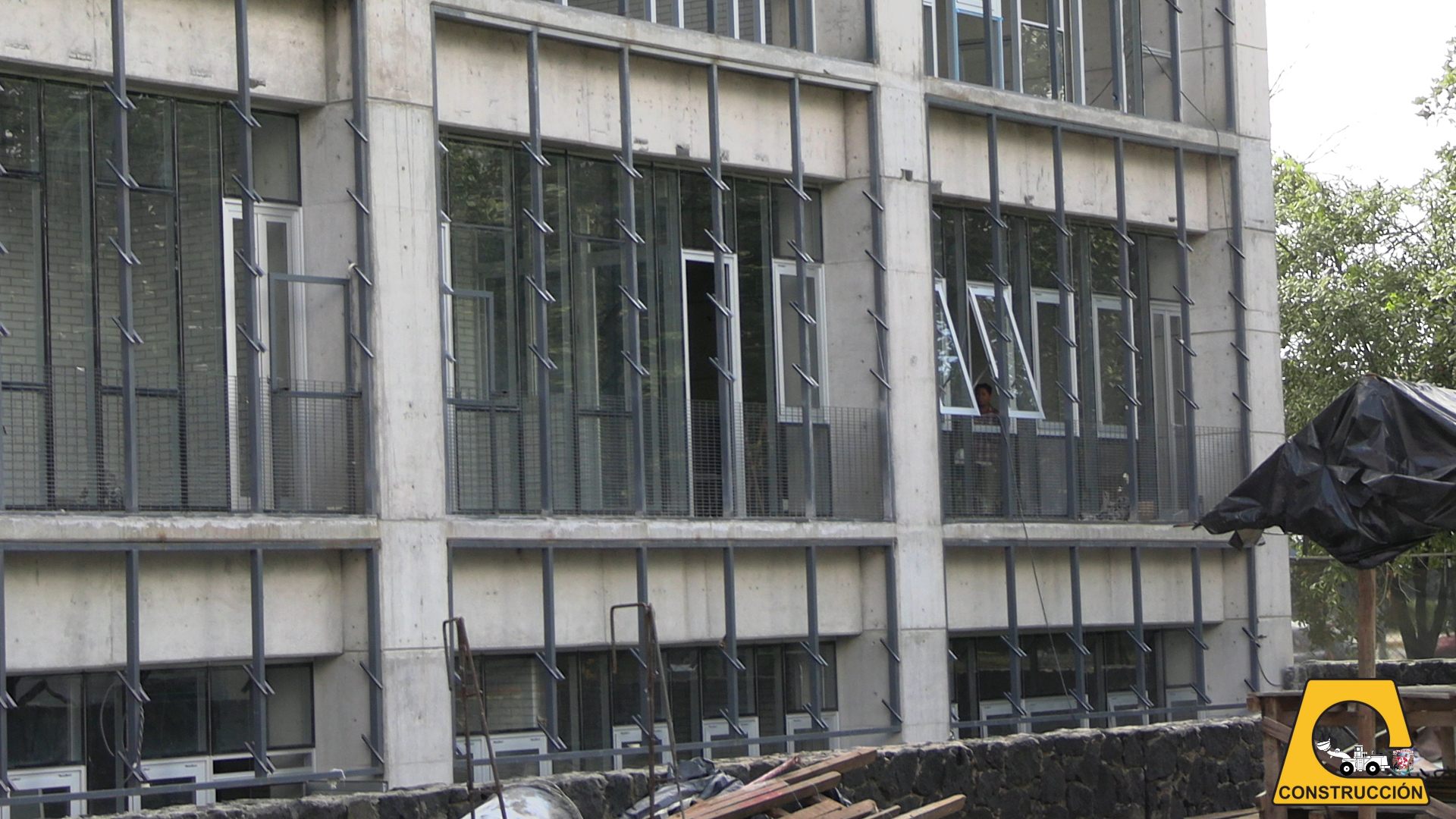 Vista exterior al edificio (13).jpg