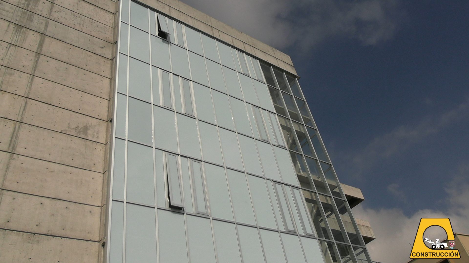 Vista exterior al edificio (14).jpg
