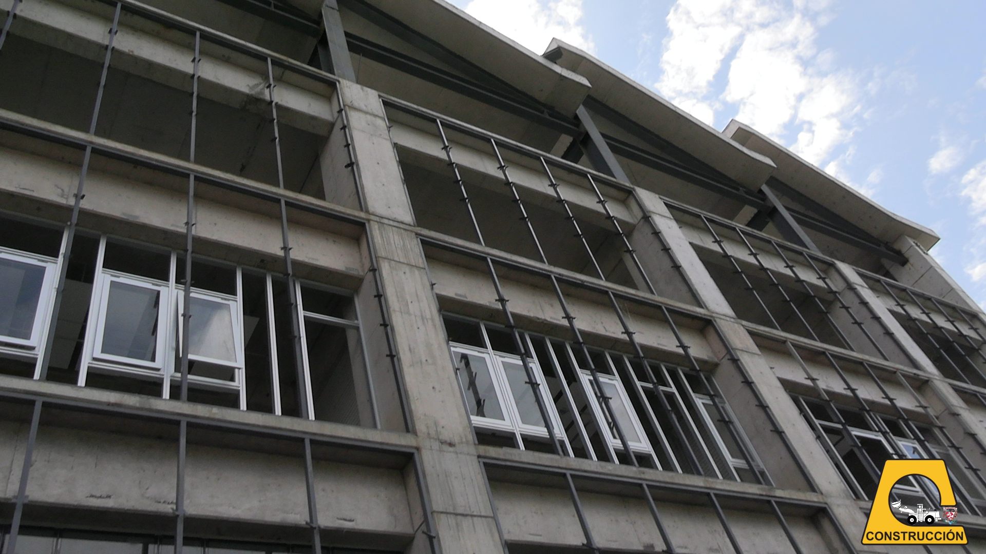 Vista exterior al edificio (16).jpg