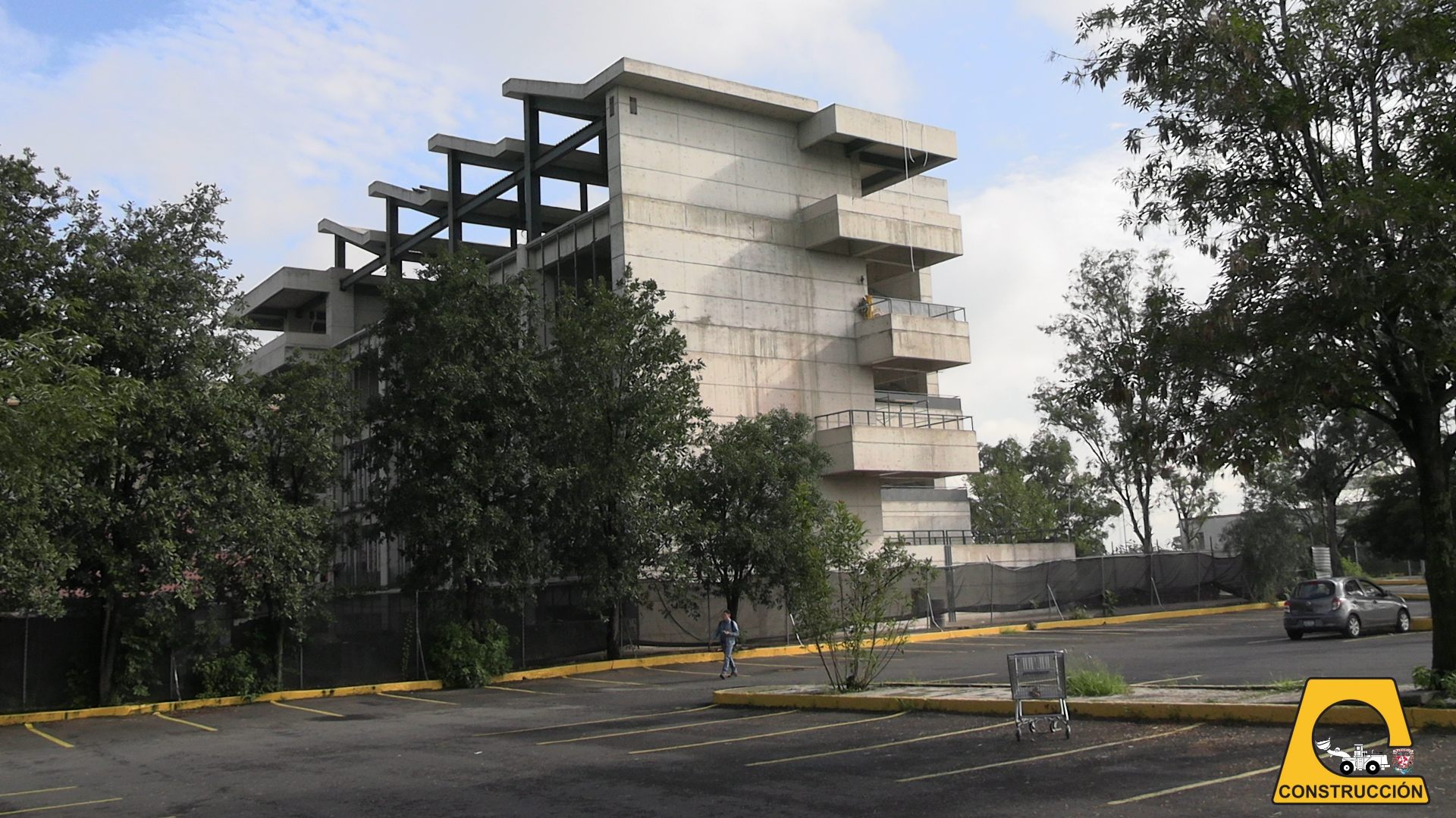 Vista exterior al edificio (3).jpg