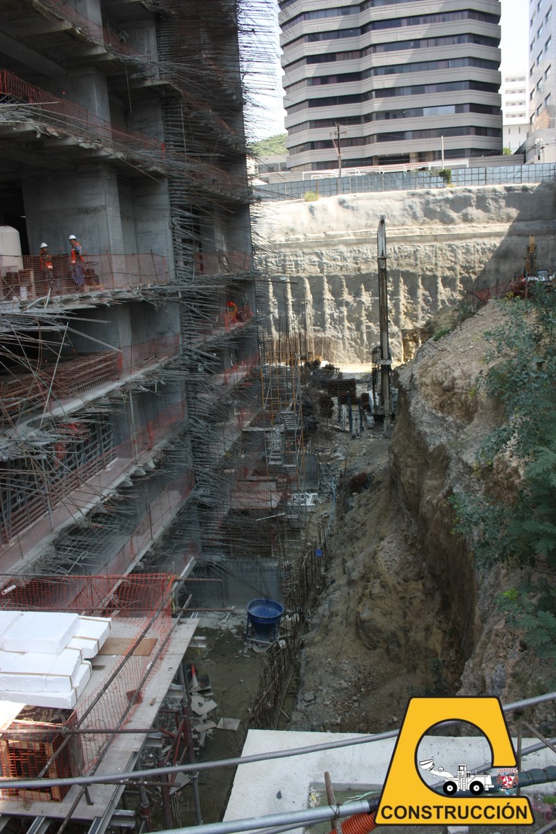 Excavacion de cimentacion (2).jpg
