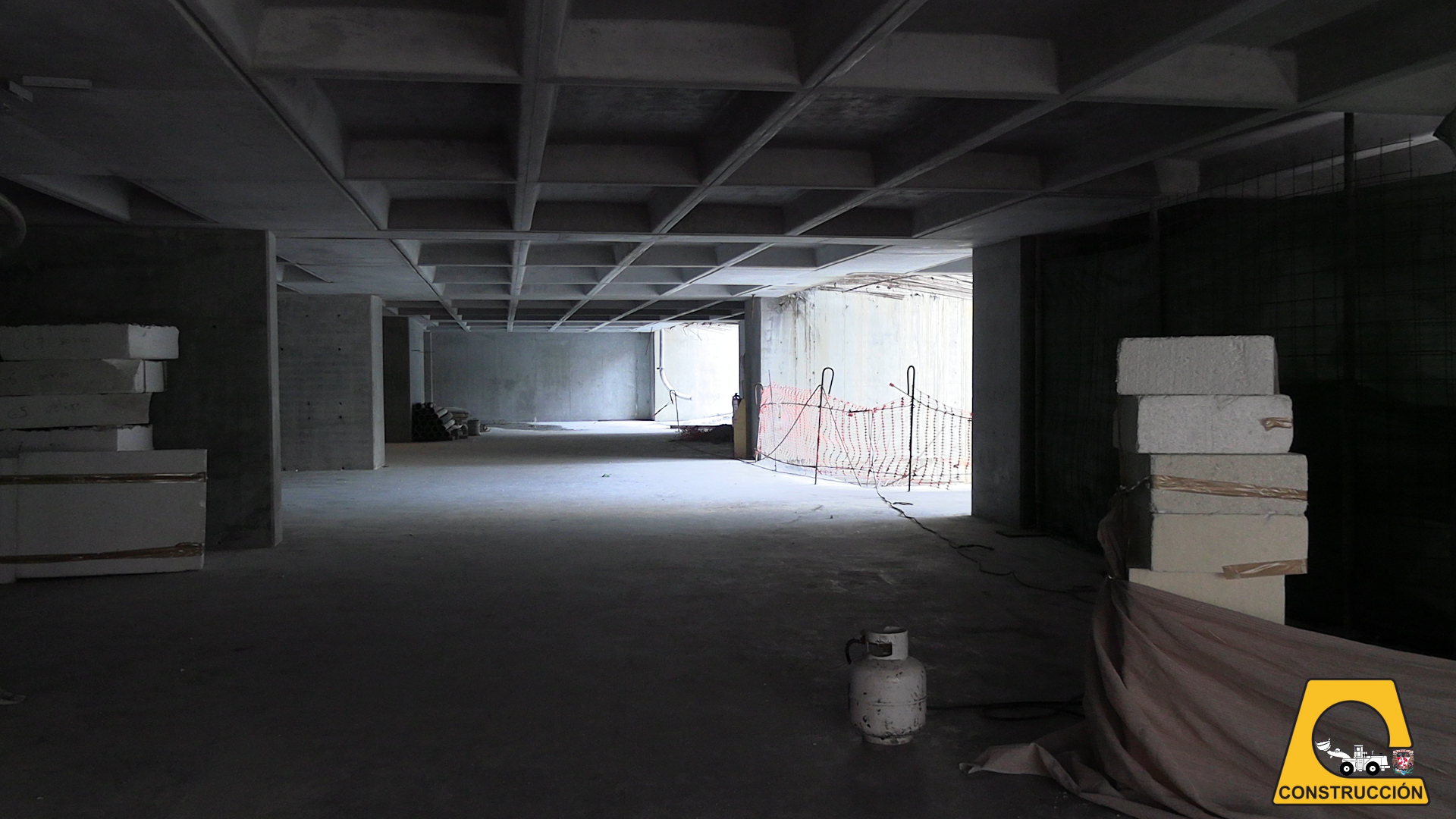 Piso en obra gris.jpg