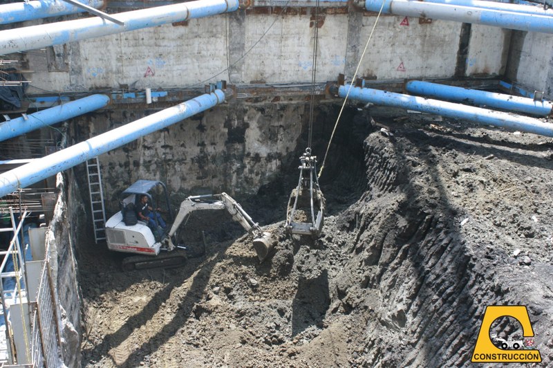 Excavación con retroexcavadora (3).jpg