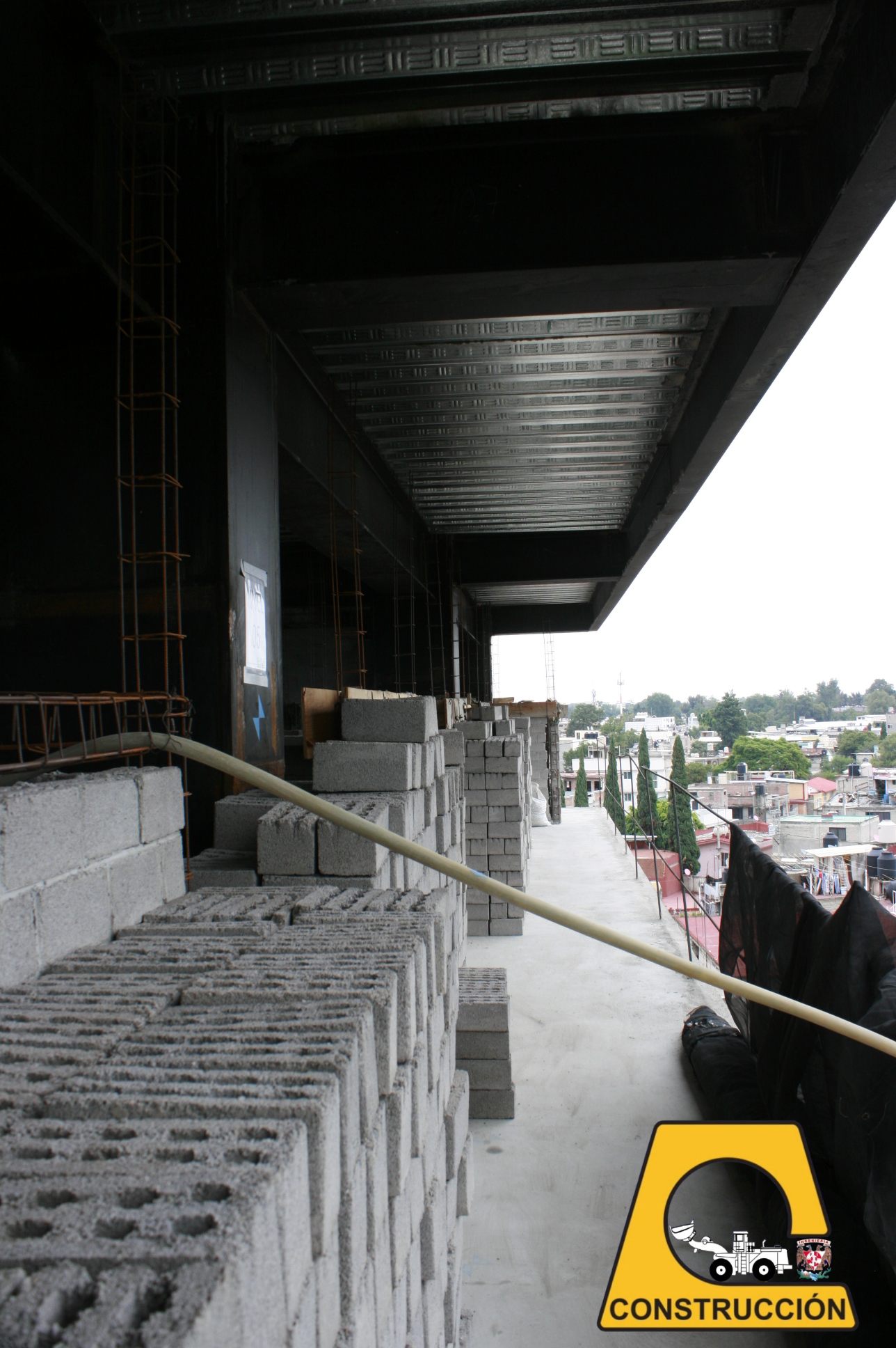 pilas de blocks de concreto (1).jpg