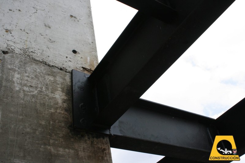 Union vigas de acero con columna de concreto.jpg